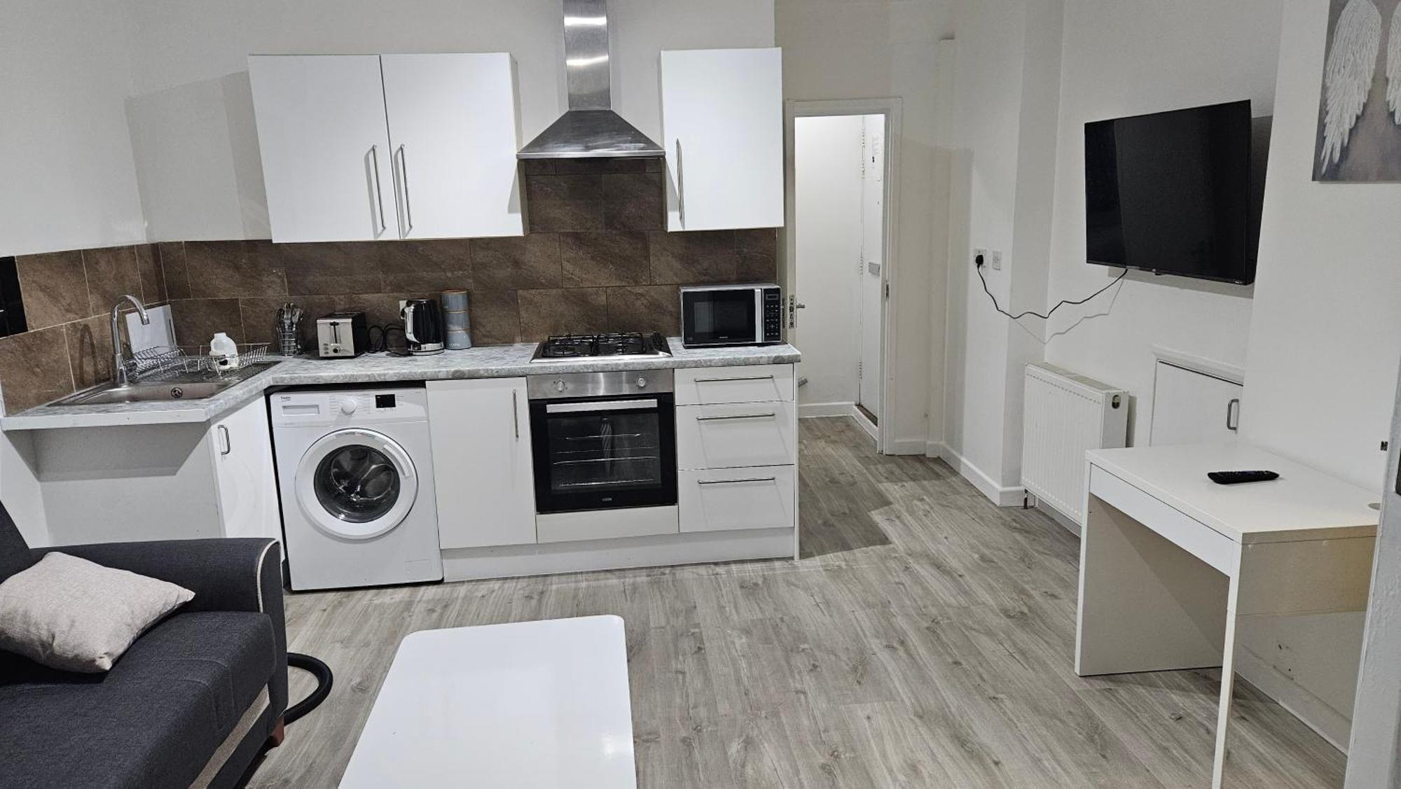 Luxury 2 Bedrooms Flat Leytonstone 런던 외부 사진